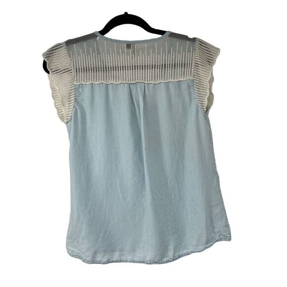 HeartSoul Chambray Lace‎ Crochet Trim V Neck Top. - Picture 2 of 6